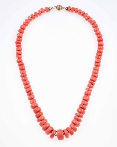 Collana con Dischi di Corallo a Scalare