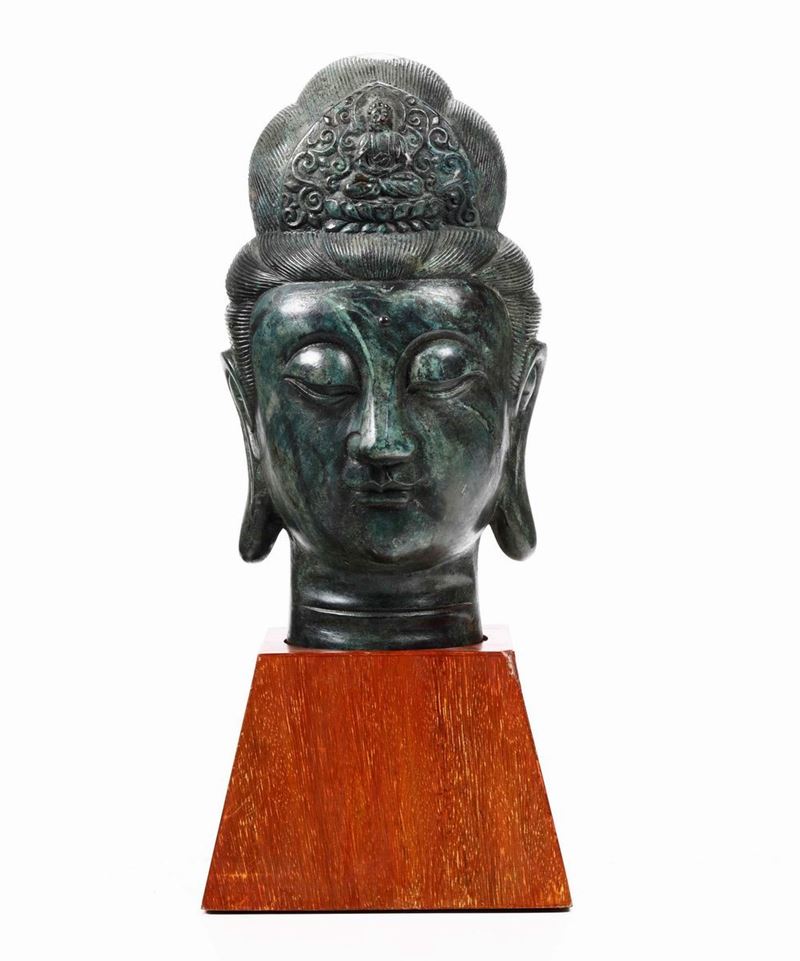 Testa di Buddha scolpita in pietra, Cina, XX secolo  - Asta Arte Orientale | Cambi Time - I - Cambi Casa d'Aste
