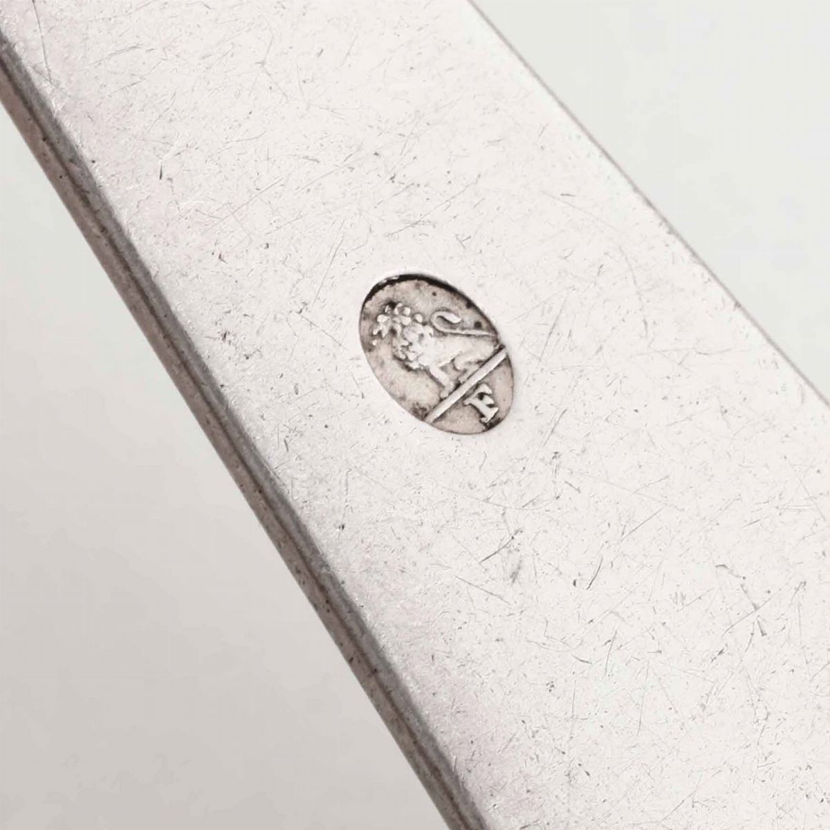 Servizio di Posate per Dodici Coperti Argento Fuso, Sagomato, Cesellato e Dorato Scatola Original...
