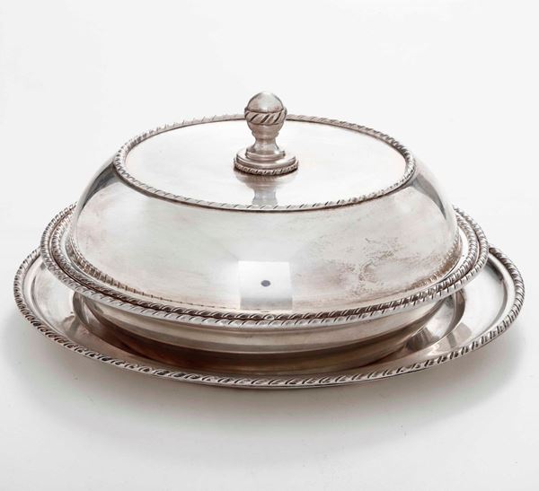 Legumiera in argento. Argenteria veneta del XX secolo. Argentiere Argenteria Borella, Vicenza