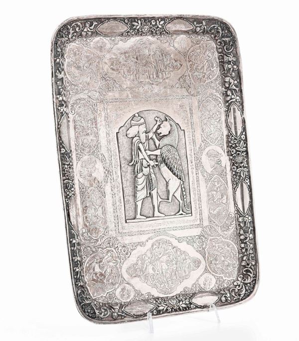 Vassoio in argento in stile assiro