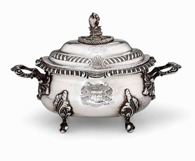 Salsiera Argento Fuso, Sbalzato e Cesellato Marchi della Città di Londra per L'anno 1818 e Dell'a...