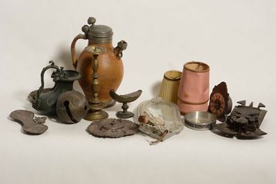 Lotto Composto da Oggetti Vari in Bronzo e Materiali Differenti