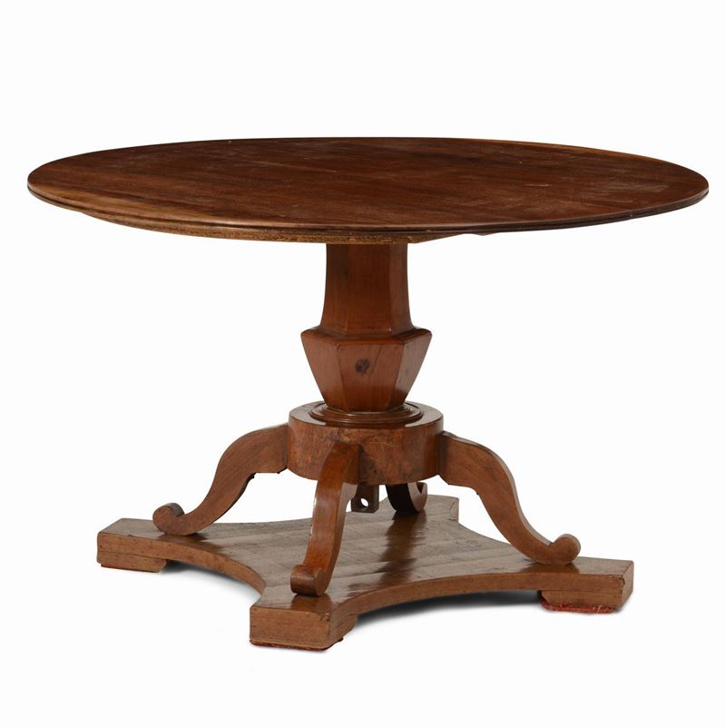 Tavolo circolare in legno con gamba a balaustro, XIX-XX secolo  - Asta Antiquariato Febbraio | Cambi Time - Cambi Casa d'Aste