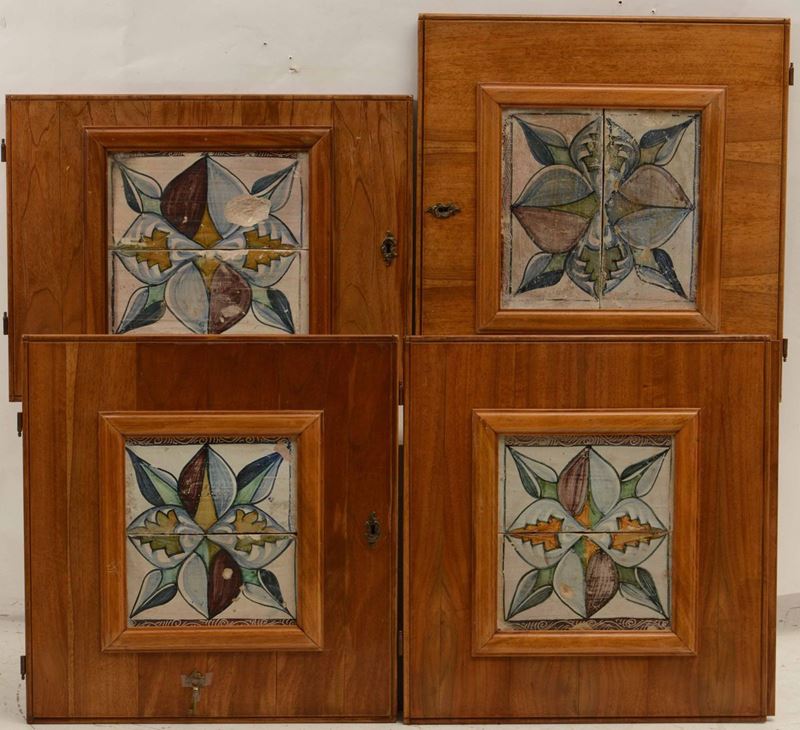 Quattro ante decorate con mattonelle, prima metà del XX secolo  - Asta Maioliche, Porcellane e Vetri | Cambi Time - Cambi Casa d'Aste