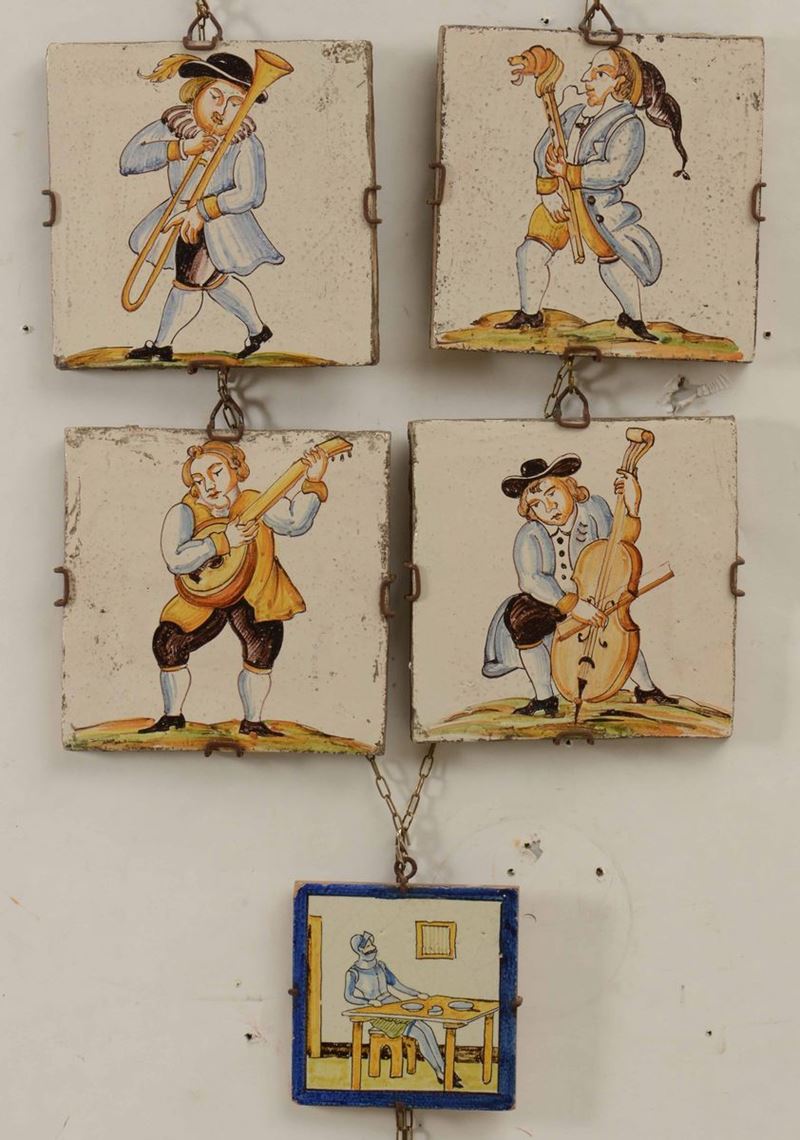 Quattro piastrelle con musicisti Probabilmente Campania, XIX secolo  - Asta Ceramiche | Cambi Time - Cambi Casa d'Aste