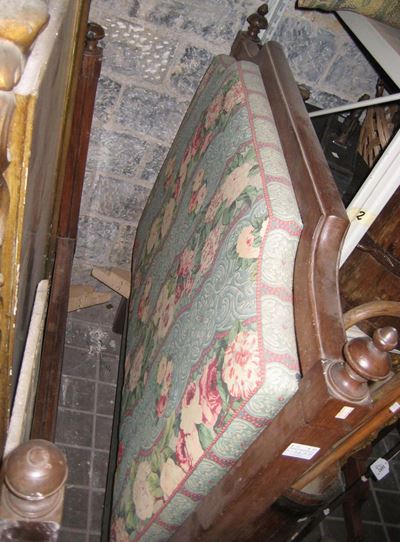 Letto in Noce con Spalliera Imbottita, XIX Secolo