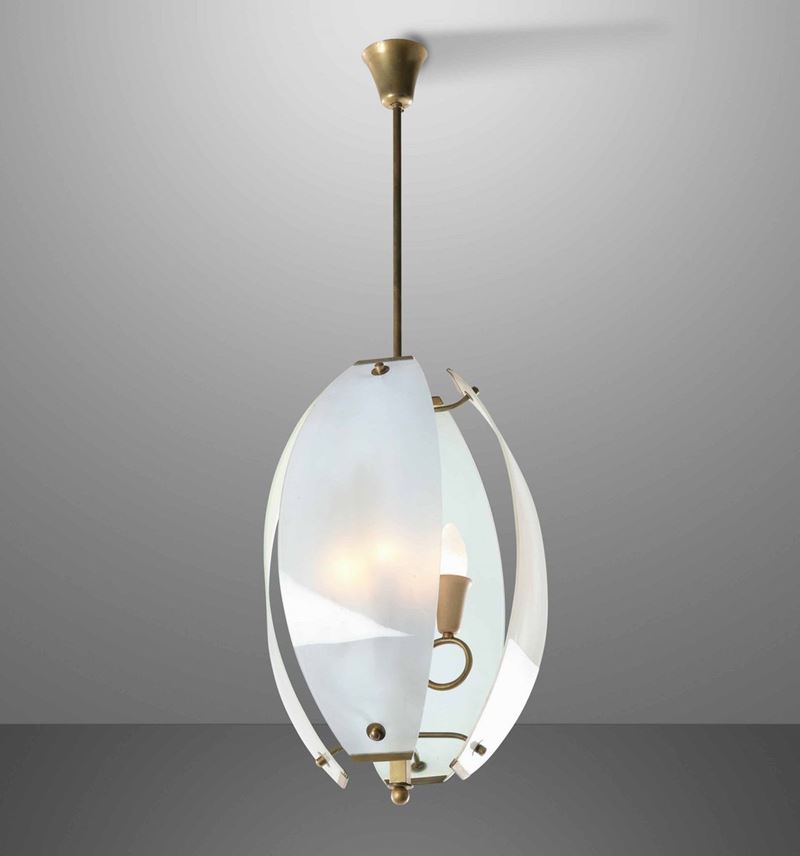 Lampada a sospensione con struttura in ottone e diffusori in vetro molato.  - Asta PopUp Design - Cambi Casa d'Aste