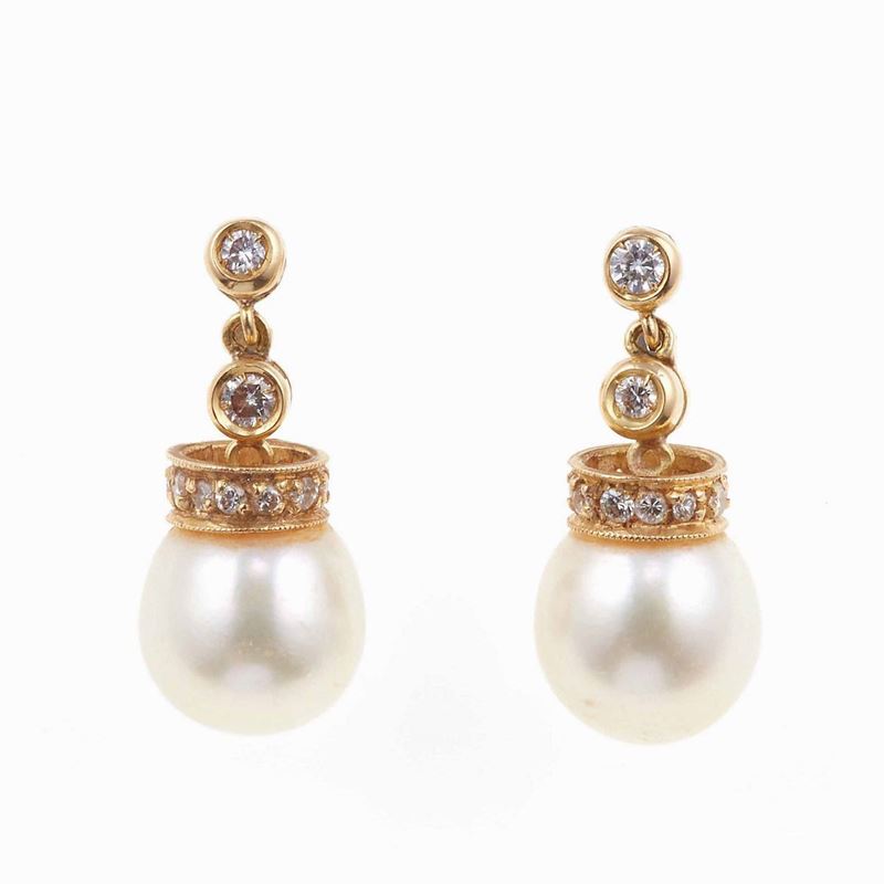 Orecchini pendenti con perle coltivate e diamanti  - Asta Gioielli | Cambi Time - I - Cambi Casa d'Aste