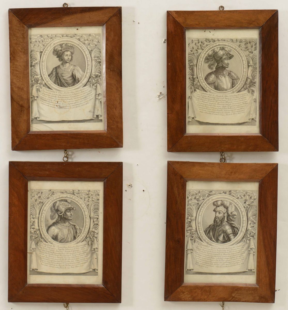 Collezione di 32 Stampe Personaggi e Libro Casa Savoia e la Valle D'aosta