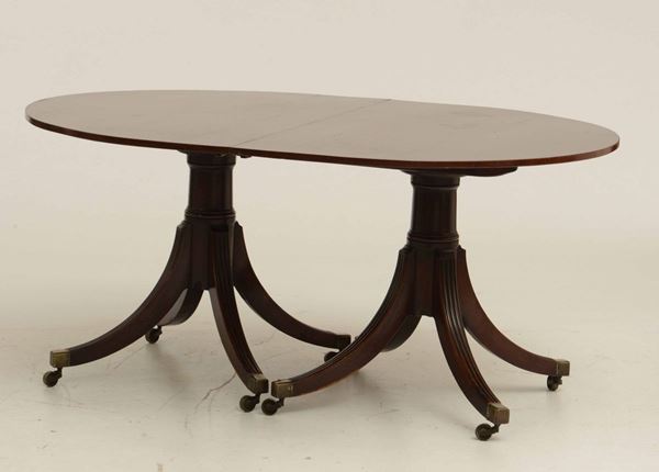 Tavolo, coppia di poltrone e quattro sedie in mogano, Inghilterra XIX secolo