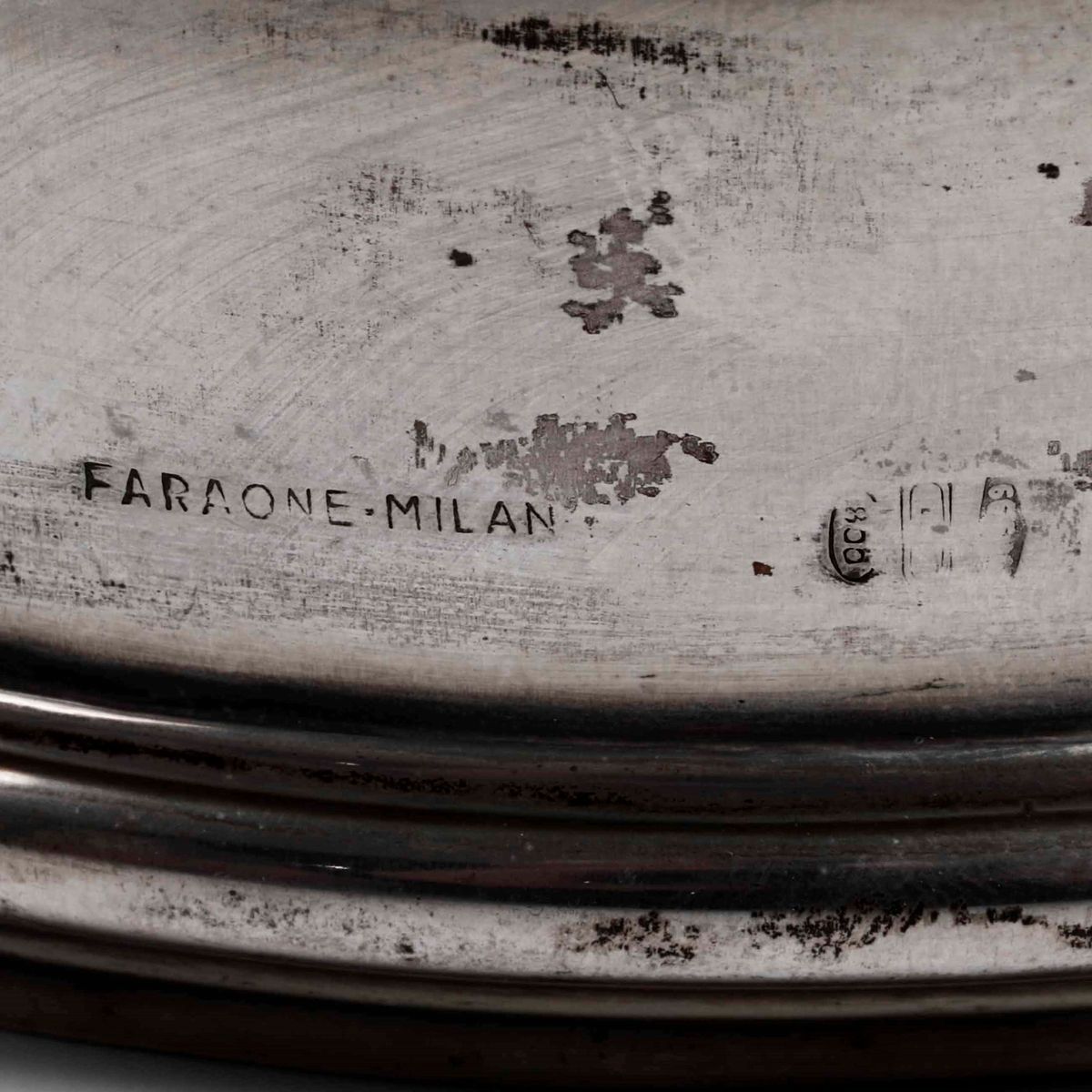 Portabottiglie in Argento. Argenteria Milanese del XX Secolo. Argentiere Gabriele De Vecchi per F...