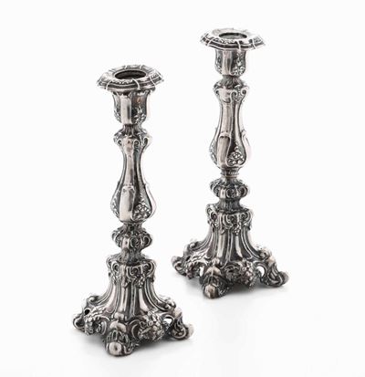 Coppia di Candelieri in Argento. Argenteria Italiana del XX Secolo. Bolli con Fascio Littorio in ...