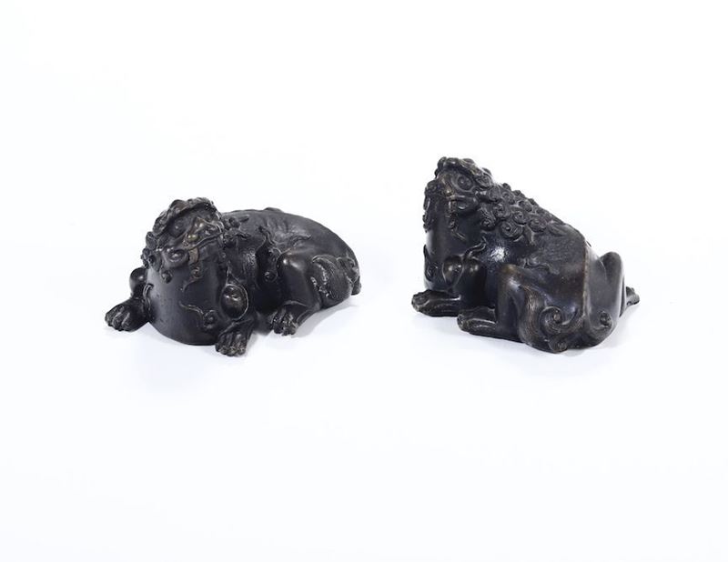 Due leoncini in bronzo, Cina XX secolo  - Asta Da Collezioni Lombarde | Cambi Time - Cambi Casa d'Aste