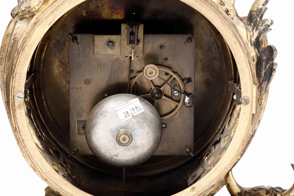 Pendola da Tavolo in Bronzo Dorato. Francia XIX Secolo