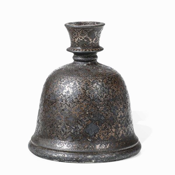 Base per huqa Bronzo fuso, cesellato e argento Arte islamica del XVIII-XIX secolo