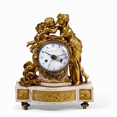 Pendola da Tavolo in Bronzo Dorato e Cesellato e Marmo. Aubert Lainè a Paris, XIX Secolo