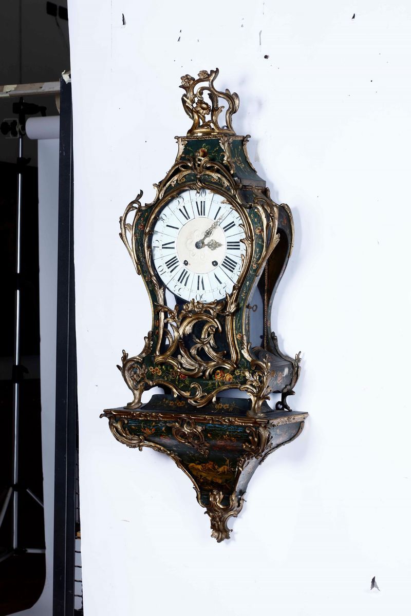 Orologio Cartel da Parete Laccato e Dipinto a Fondo Verde, Francia XVIII Secolo