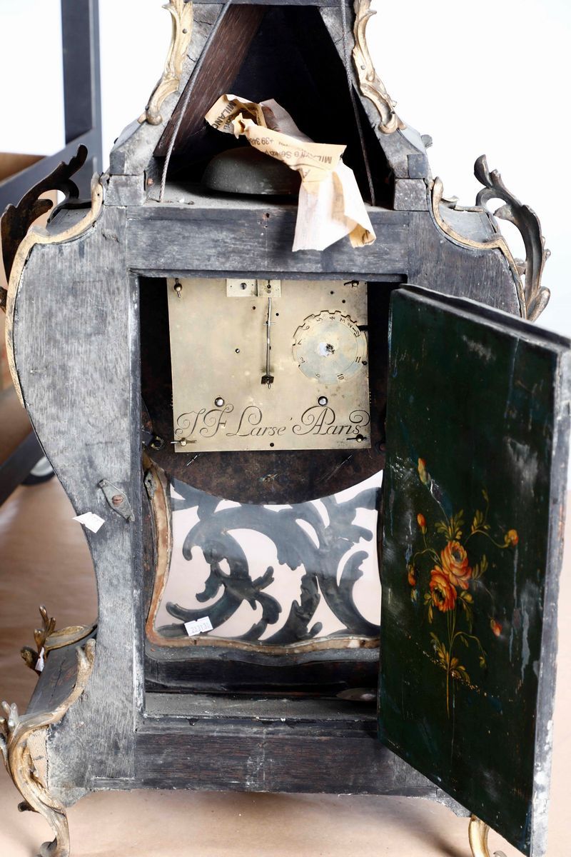 Orologio Cartel da Parete Laccato e Dipinto a Fondo Verde, Francia XVIII Secolo