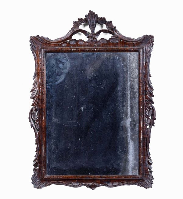 Specchiera in legno scolpito in stile settecentesco, XIX secolo