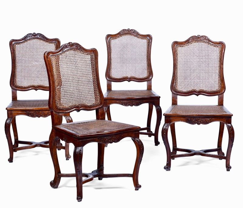 Quattro sedie in noce intagliato, XIX-XX secolo  - Asta Villa Bucci-Errani in Faenza - Cambi Casa d'Aste