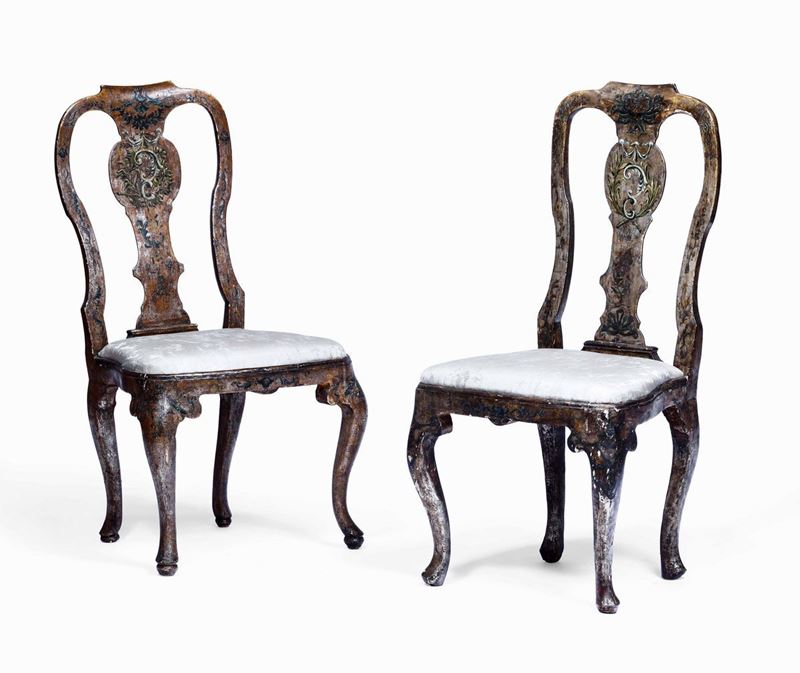 Coppia di sedie in legno laccato e decorate con lumeggiature in oro, Venezia XVIII secolo  - Asta Villa Bucci-Errani in Faenza - Cambi Casa d'Aste