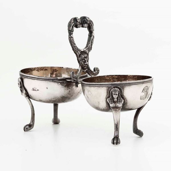Saliera in argento fuso e cesellato. Argenteria italiana del XIX-XX secolo