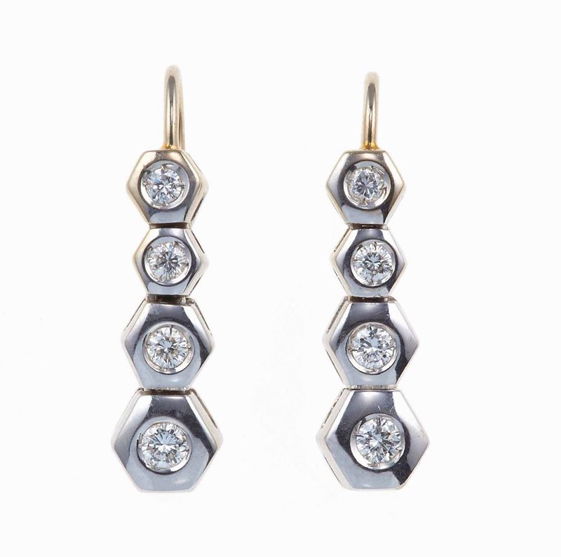 Orecchini pendenti con piccoli diamanti taglio brillante per ct 0.40 totali  - Asta Summer Jewels | Cambi Time - Cambi Casa d'Aste
