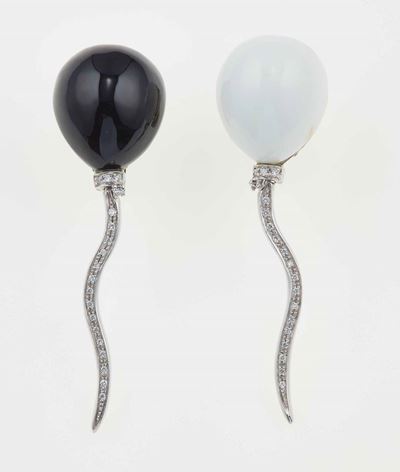 Orecchini "palloncino" con Onice, Calcedonio Bianco e Piccoli Diamanti