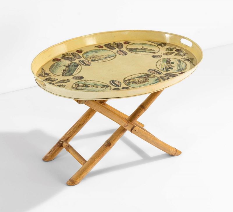 Piero Fornasetti : Tavolo basso con struttura in legno e piano a vassoio in metallo laccato serigrafato  - Auction Design 200 - I - Cambi Casa d'Aste