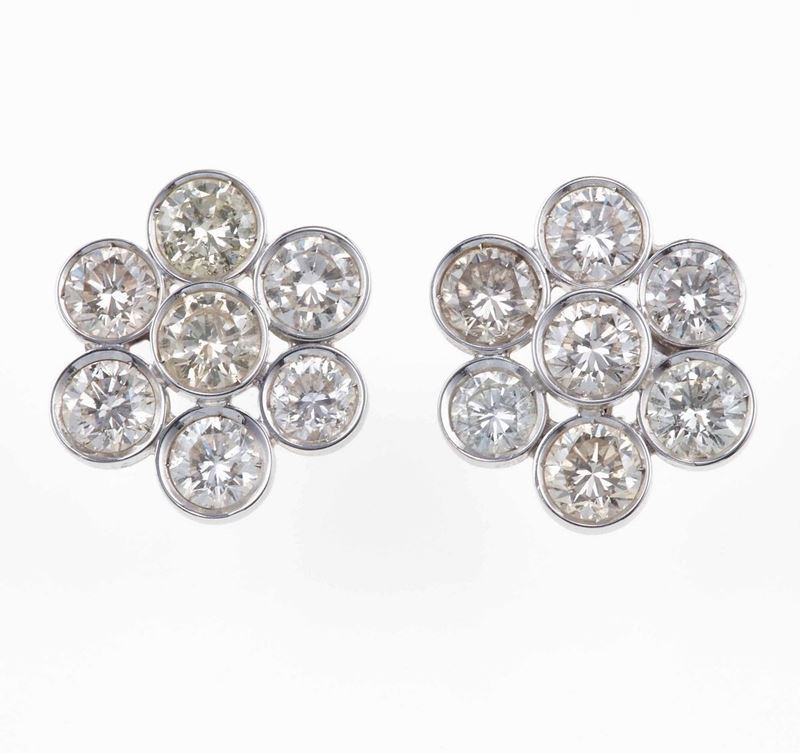 Orecchini con diamanti taglio brillante per ct 5.60 circa, totali  - Auction Fine Jewels - III - Cambi Casa d'Aste