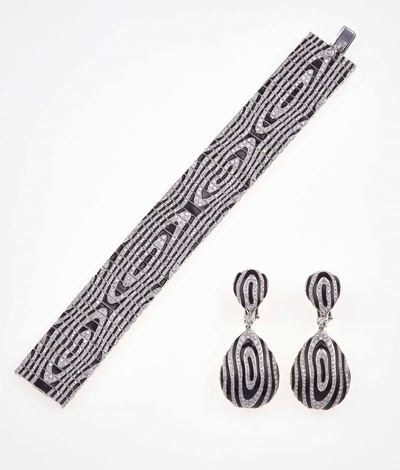 Demi-parure Composta da Bracciale ed Orecchini con Diamanti e Smalto Nero