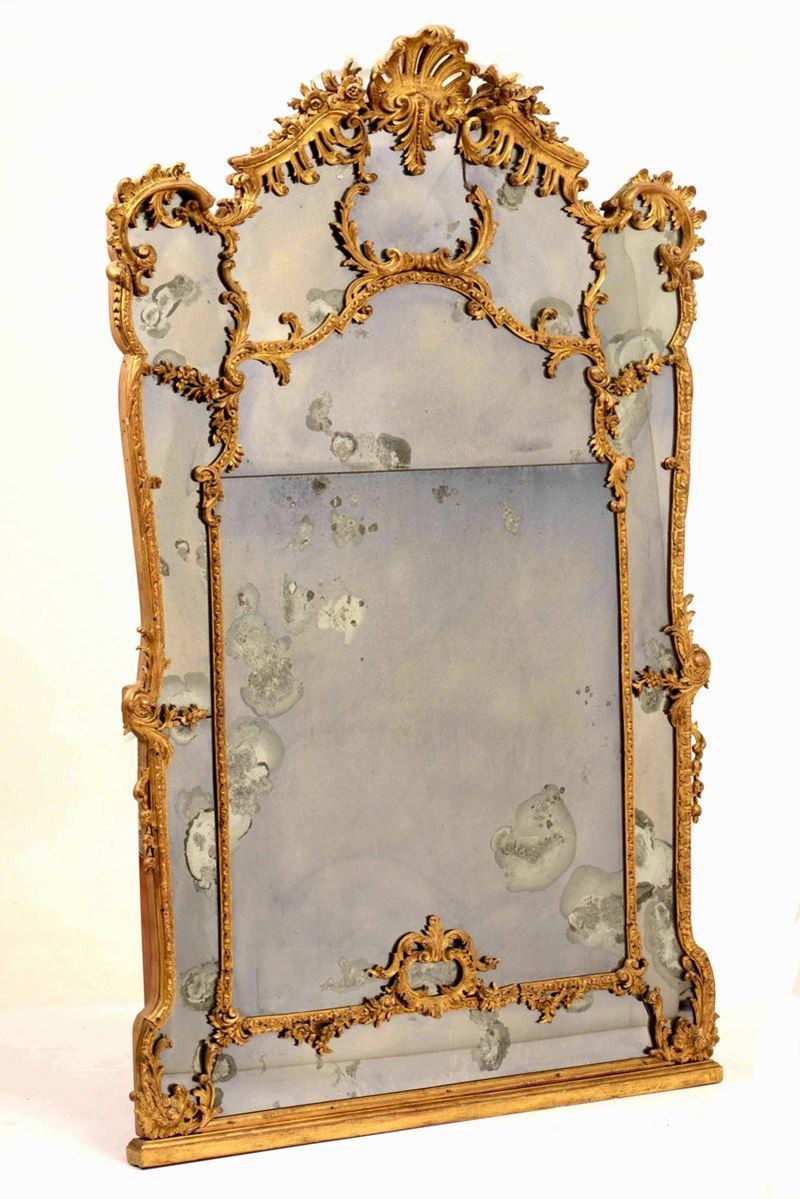 Grande specchiera in legno intagliato e dorato in stile Luigi XV  - Auction Antiques | Timed Auction - Cambi Casa d'Aste