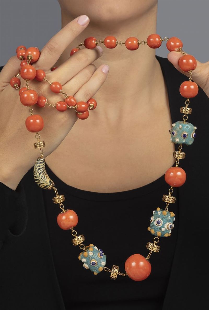 Collana con boules di corallo e murrine  - Auction Fine Coral Jewels - II - Cambi Casa d'Aste