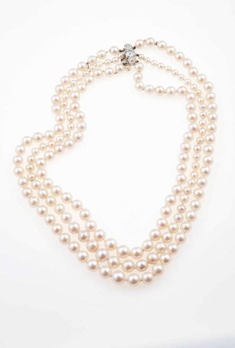 Collana a tre fili di perle coltivate  - Auction Fine Jewels - III - Cambi Casa d'Aste