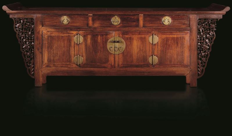 A Huanghuali wood sideboard, China, Qing Dynasty  - Auction Fine Chinese Works of Art - Cambi Casa d'Aste