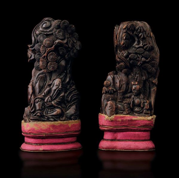 Due rari gruppi finemente scolpiti in legno Chen Xiang con figure di saggi entro paesaggio, Cina, Dinastia Qing, epoca Qianlong (1736-1796)