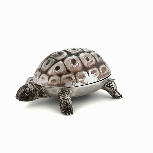 Scatola a forma di tartaruga, Maison Buccellati Argento fuso e sagomato Italia XX secolo