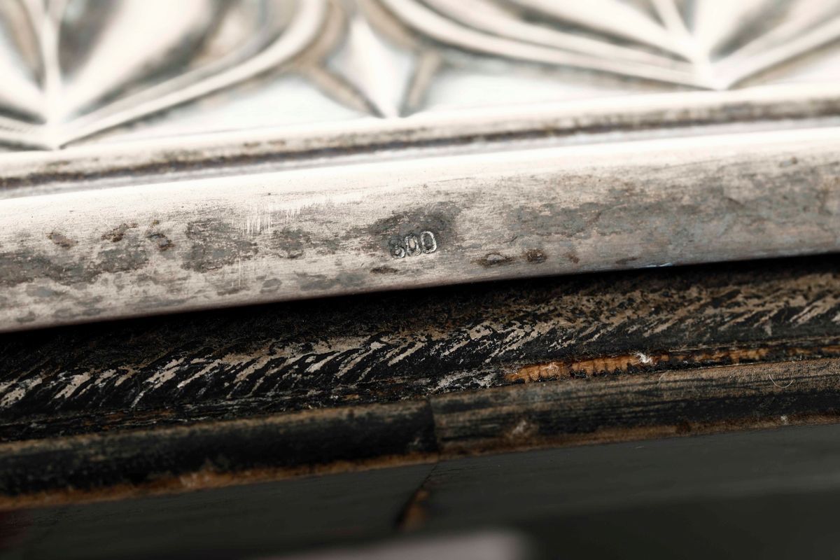 Presentoire in Argento e Specchio. Argenteria Italiana della Prima Metà del XX Secolo