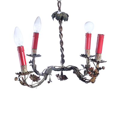 Lampadario in Ferro Battuto a Quattro Braccia con Motivi Floreali. XIX-XX Secolo
