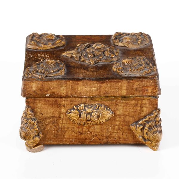 Scatola portagioie in papier machè. XIX-XX secolo