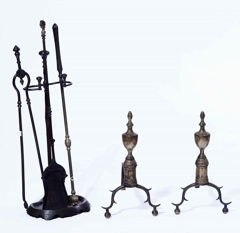Attrezzi per camino in ferro e due alari  - Auction Antiques | Timed Auction - Cambi Casa d'Aste
