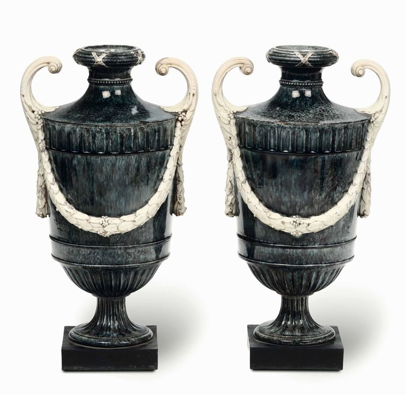 Coppia di vasi Inghilterra, Manifattura Wedgwood, 1769-1780  - Auction Majolica and Porcelain - I - Cambi Casa d'Aste