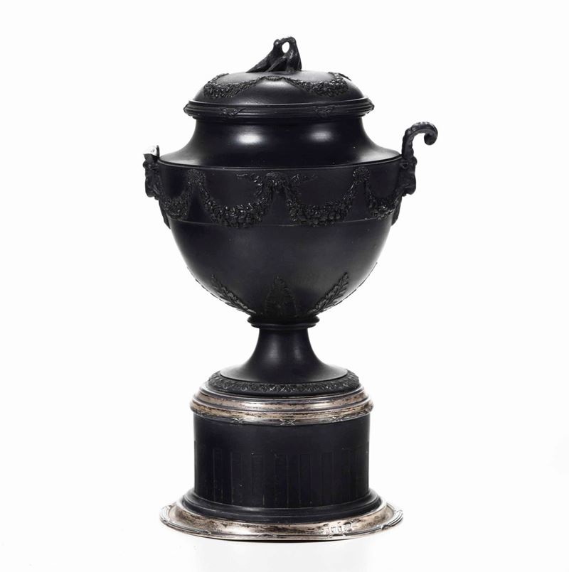 Vaso con coperchio Inghilterra, Manifattura Wedgwood, verso al fine del XVIII secolo  - Auction Ceramics and Glass | Timed Auction - Cambi Casa d'Aste
