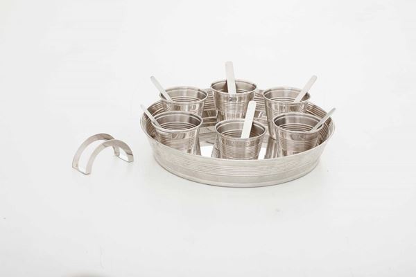Servizio da caffè in argento con bicchieri e vassoio. Argenteria italiana del XX secolo. Argentiere Pantaloni Firenze
