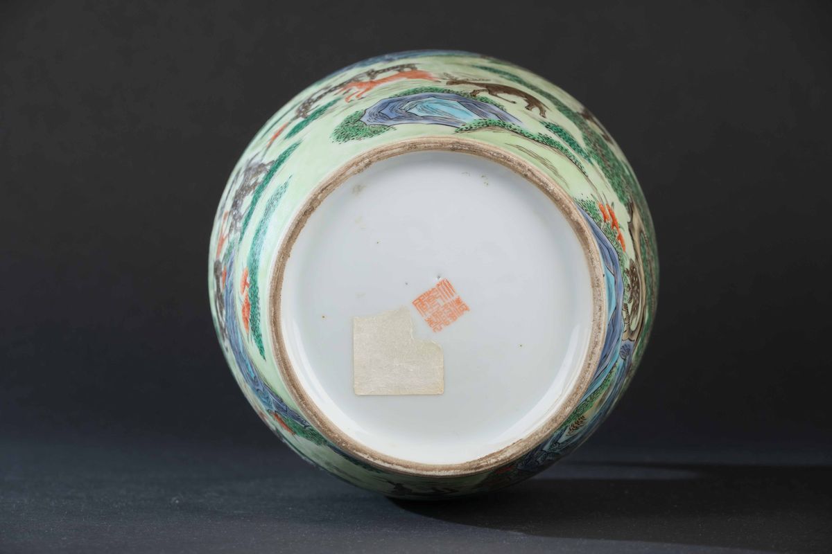 Vaso in Porcellana con Decoro Cento Cervi, Cina, XX Secolo