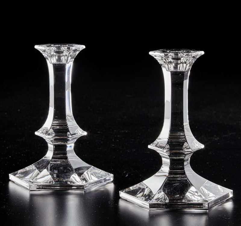 Coppia di candelieri Belgio, Manifattura Val Saint Lambert, seconda metà del XX secolo  - Auction L'Art de la Table - Cambi Casa d'Aste