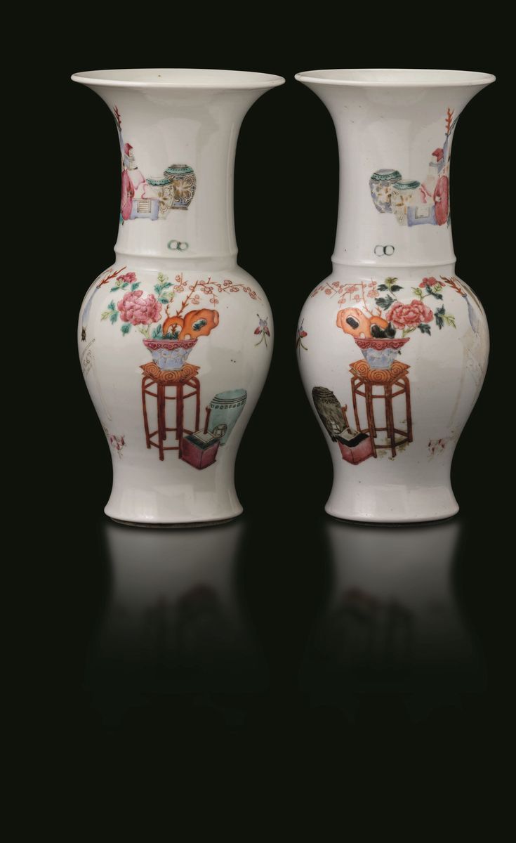 Coppia di Vasi in Porcellana Famiglia Rosa Raffiguranti Fanciulle, Bambini che Giocano e Soggetti...