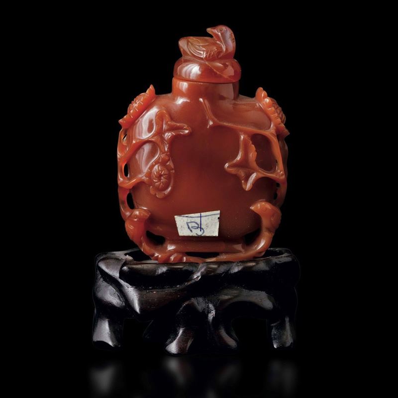 A Chinese Carnelian Agate Snuff Bottle