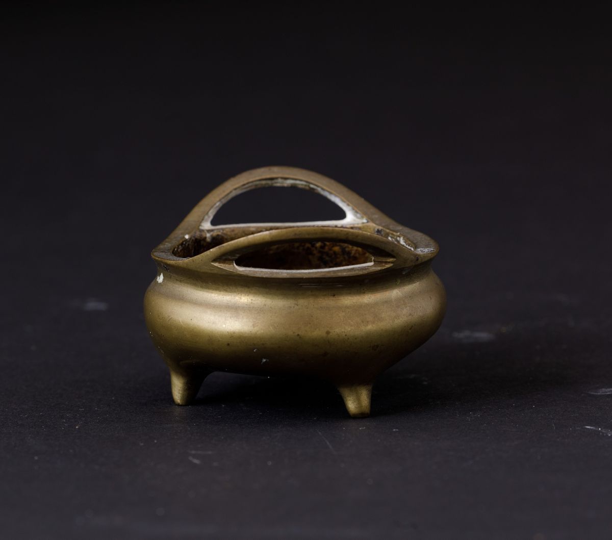 Piccolo Incensiere Tripode in Bronzo con Doppia Ansa, Cina, Dinastia Qing, XVIII Secolo